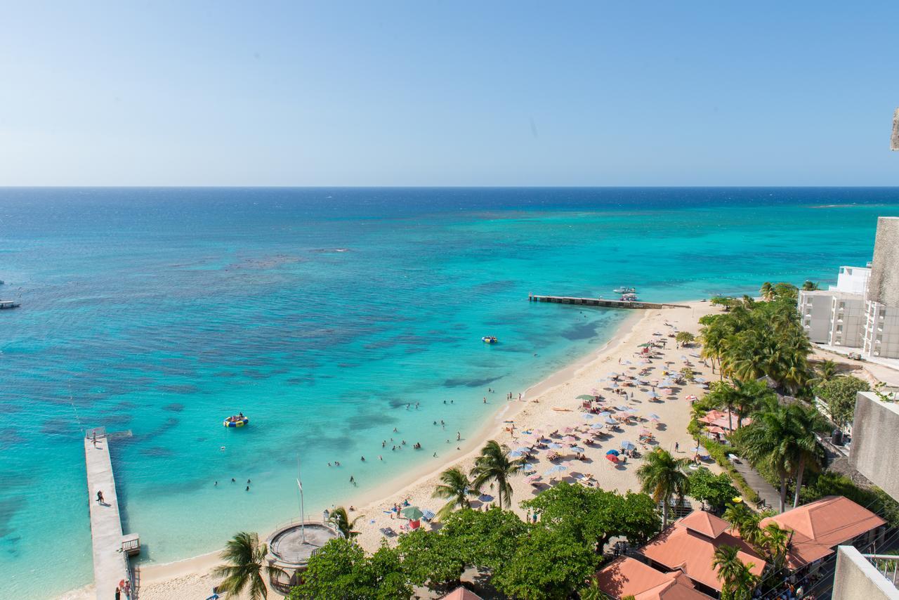 Deluxe Montego Bay Club Studio & Suites Extérieur photo